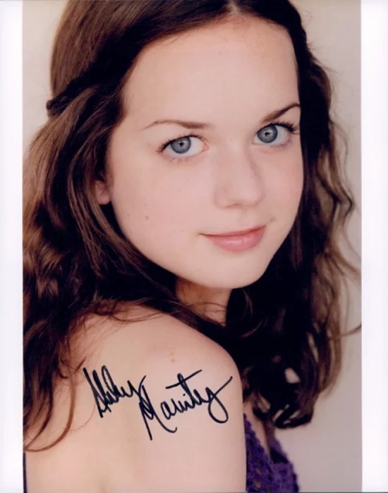 Abigail Mavity autograph