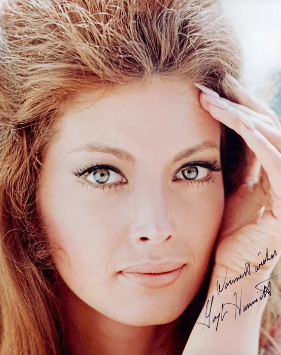 Gayle Hunnicutt autograph