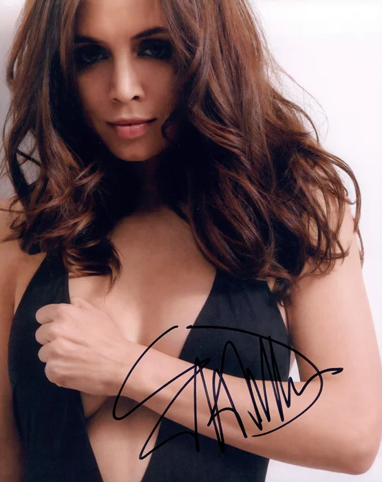 Eliza Dushku autograph