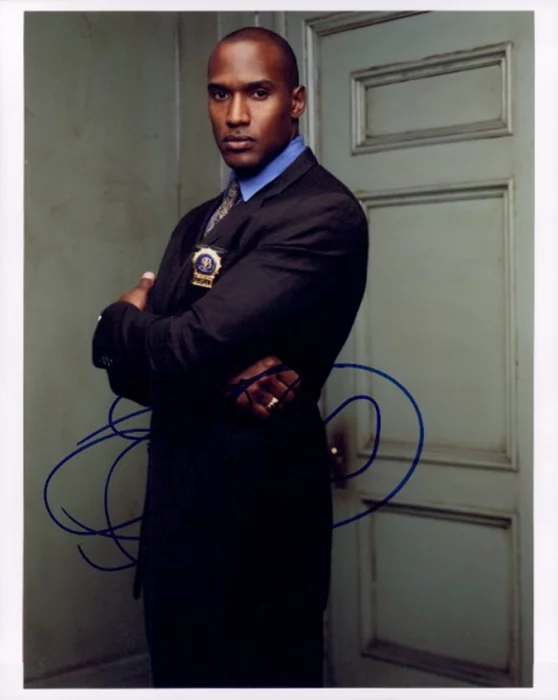 Henry Simmons autograph