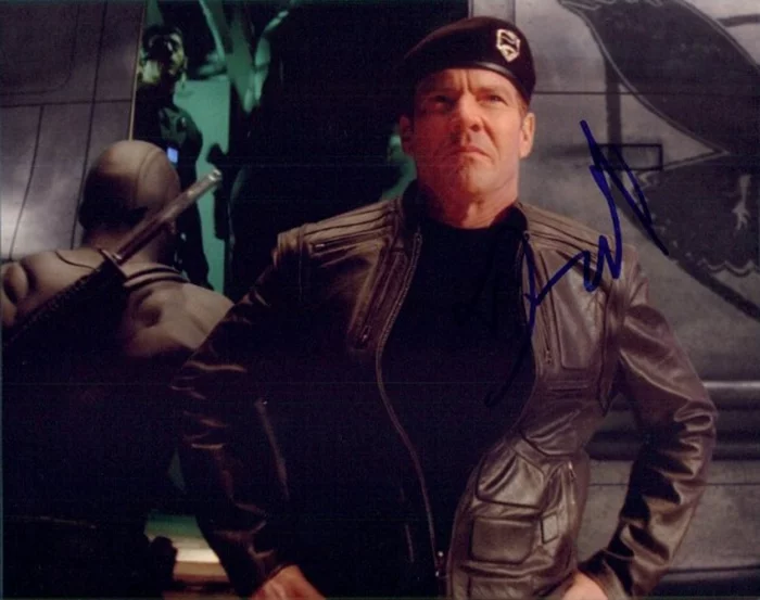 Dennis Quaid autograph