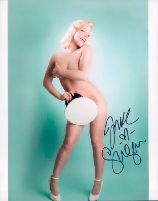 Jessica Kiper autograph