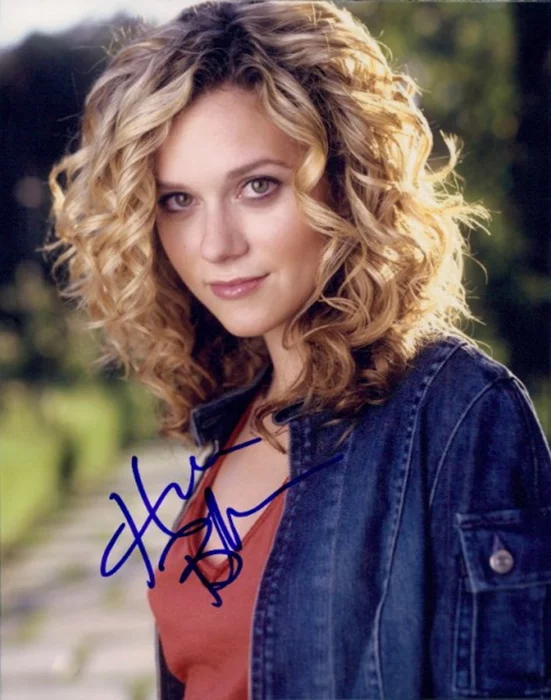 Hilarie Burton autograph