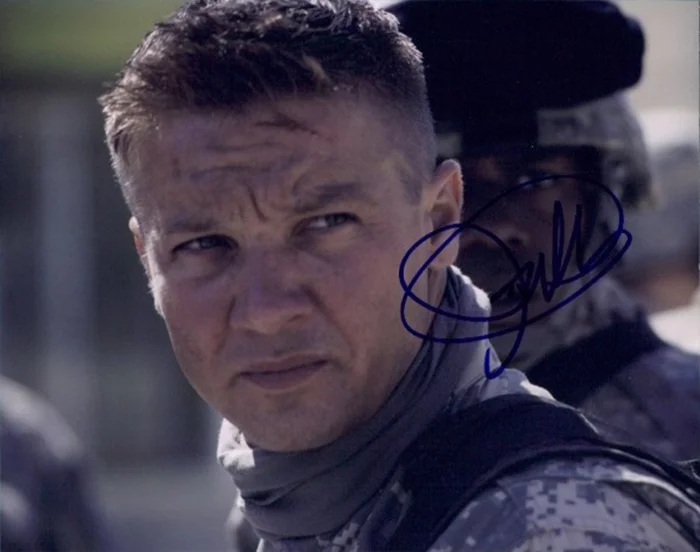 Jeremy Renner autograph