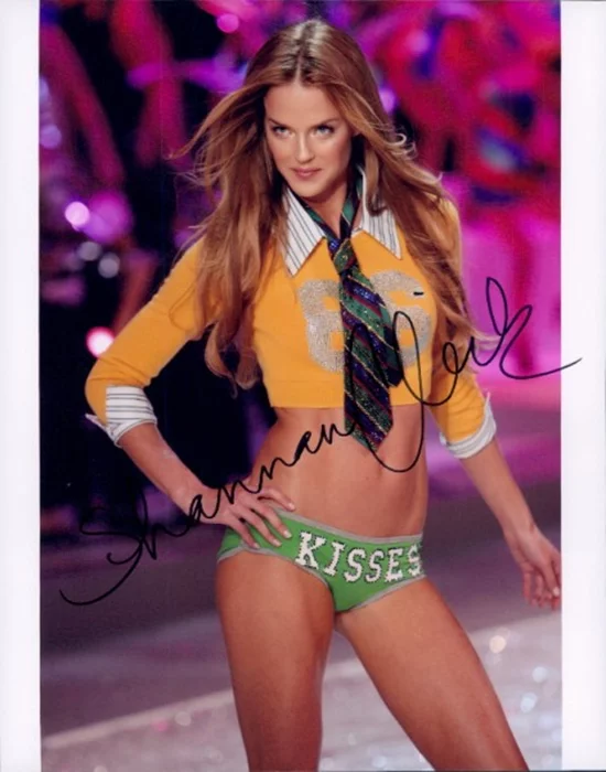 Shannan Click autograph
