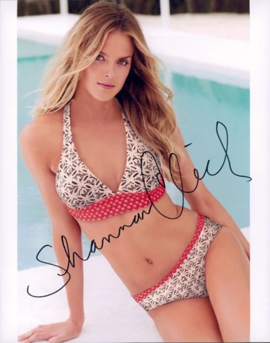 Shannan Click autograph