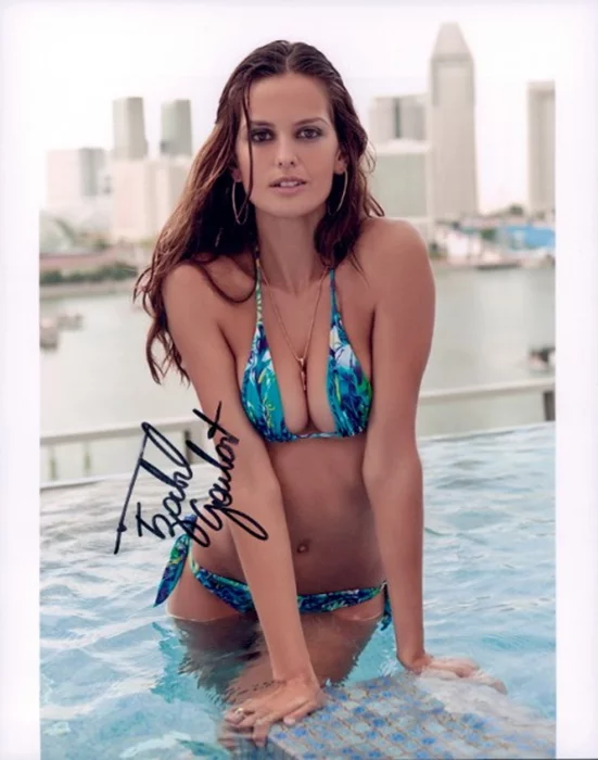 Izabel Goulart autograph