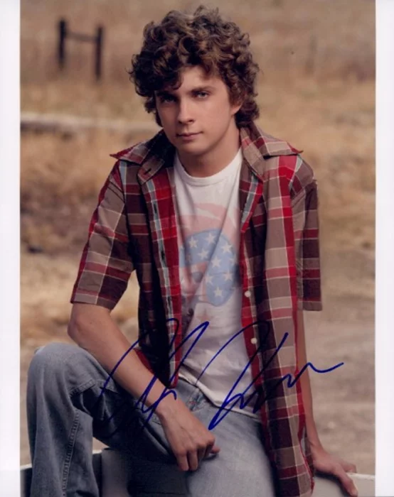 Erik Knudsen autograph