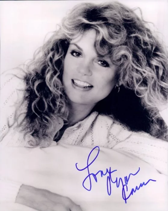 Dyan Cannon autograph