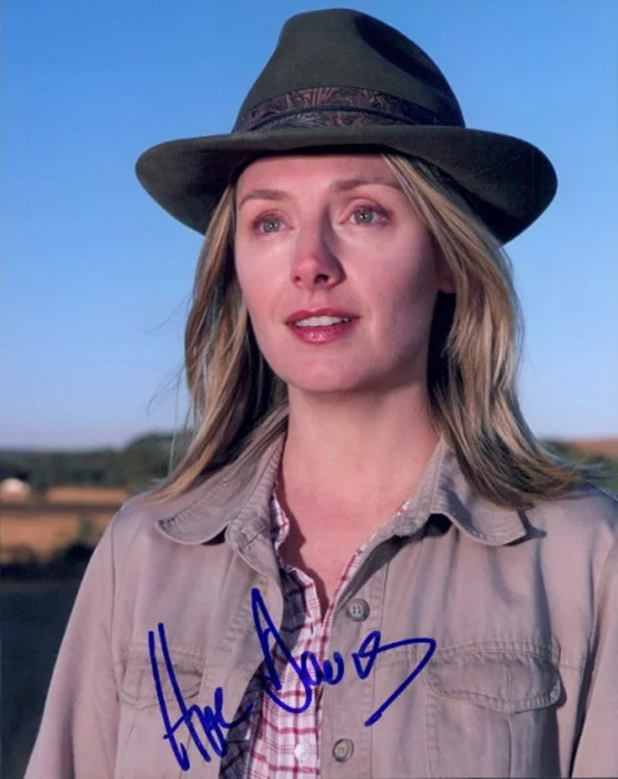Hope Davis autograph
