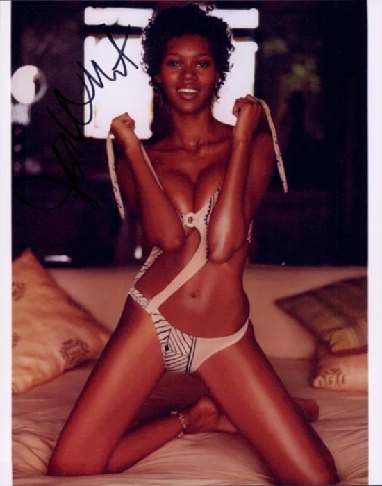 Jessica White autograph