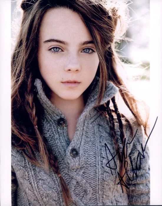 Ava Allan autograph