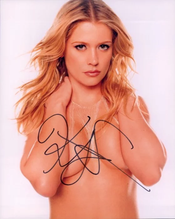Kristy Swanson autograph