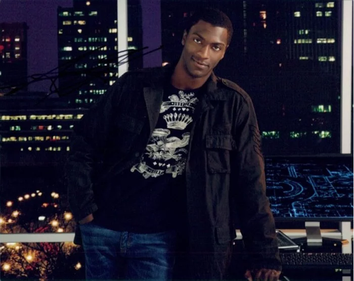 Aldis Hodge autograph