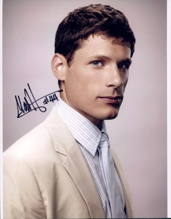 Matt Lauria autograph
