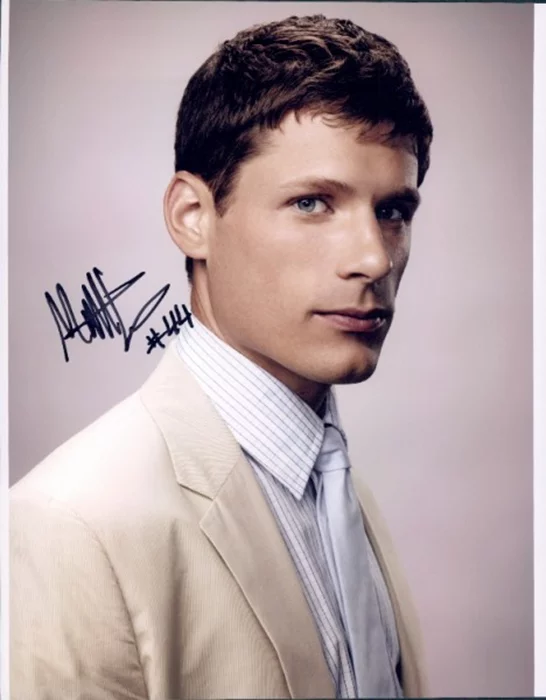 Matt Lauria autograph