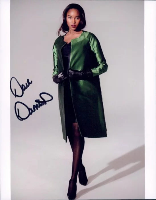 Damaris Lewis autograph