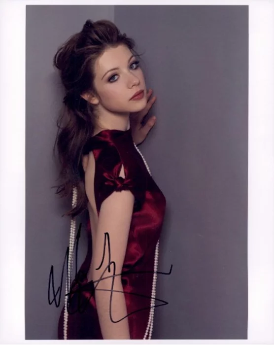Michelle Trachtenberg autograph