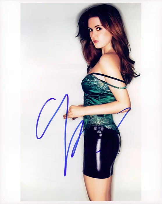 Isla Fisher autograph