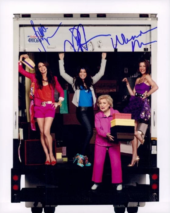 Hot in Cleveland autograph