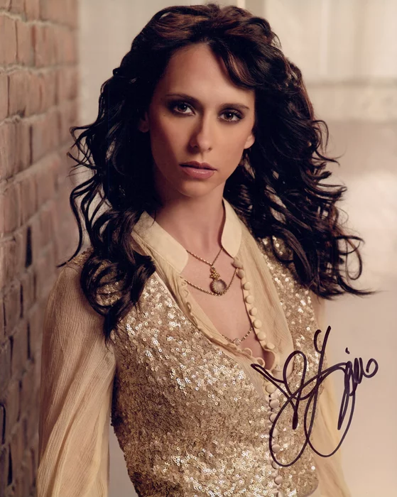 Jennifer Love Hewitt autograph