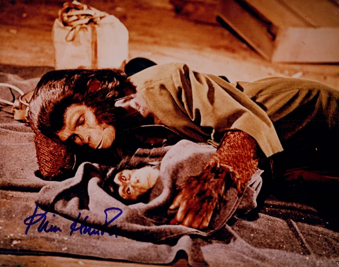 Kim Hunter autograph