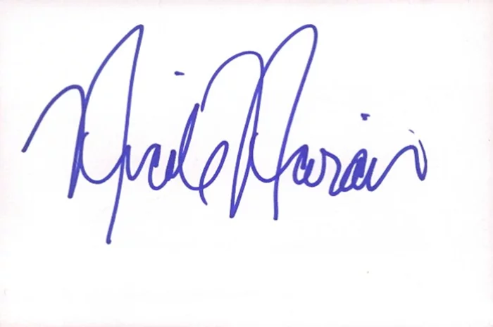 Nicole Narain autograph