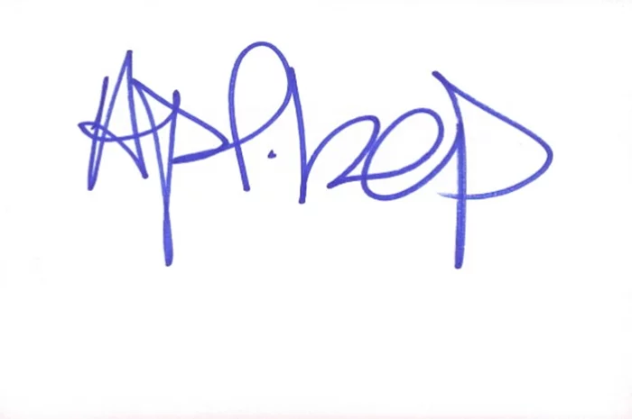 Apl.de.Ap autograph