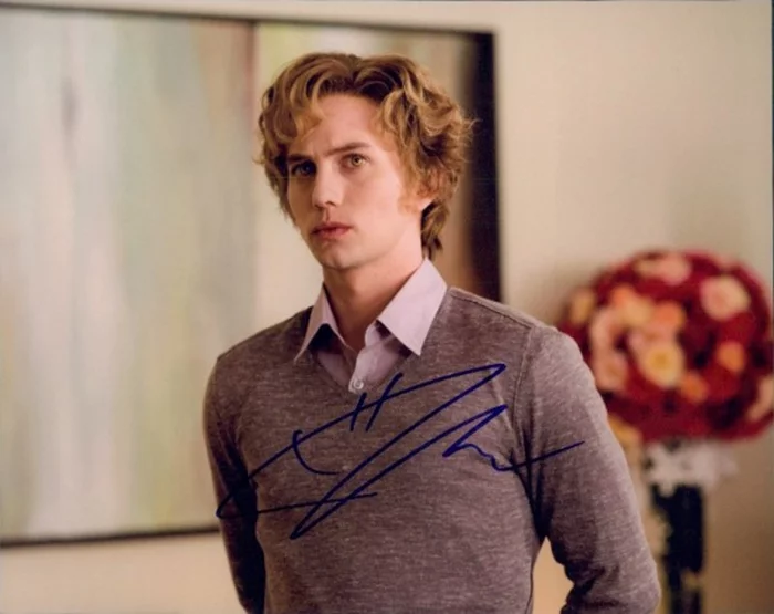 Jackson Rathbone autograph