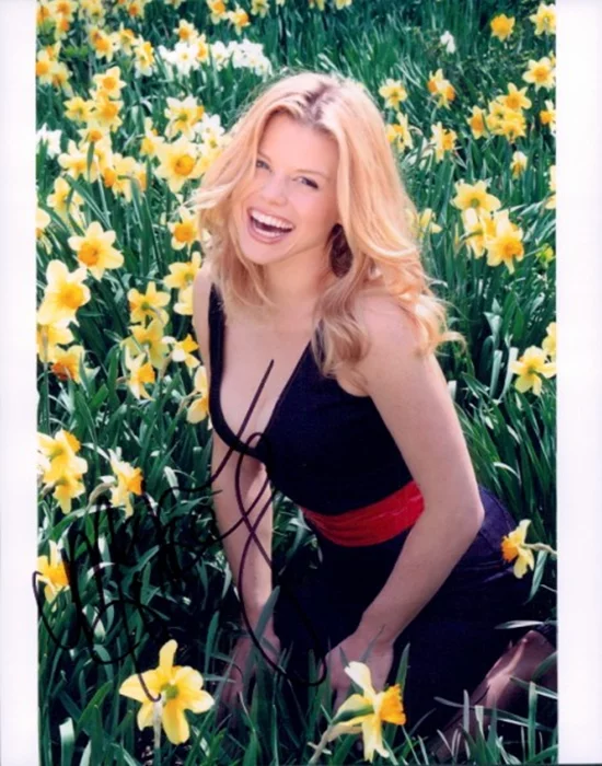 Megan Hilty autograph