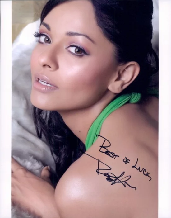 Pooja Kumar autograph