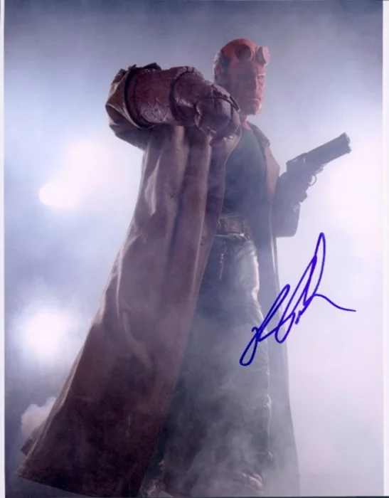 Ron Perlman autograph