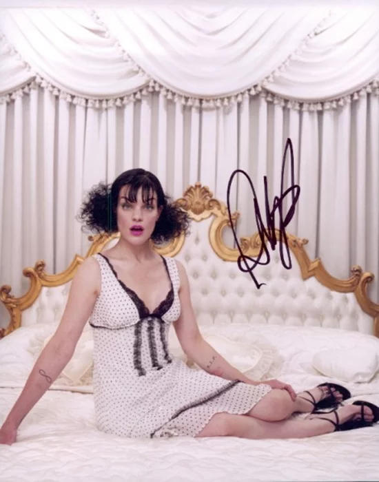 Pauley Perrette autograph