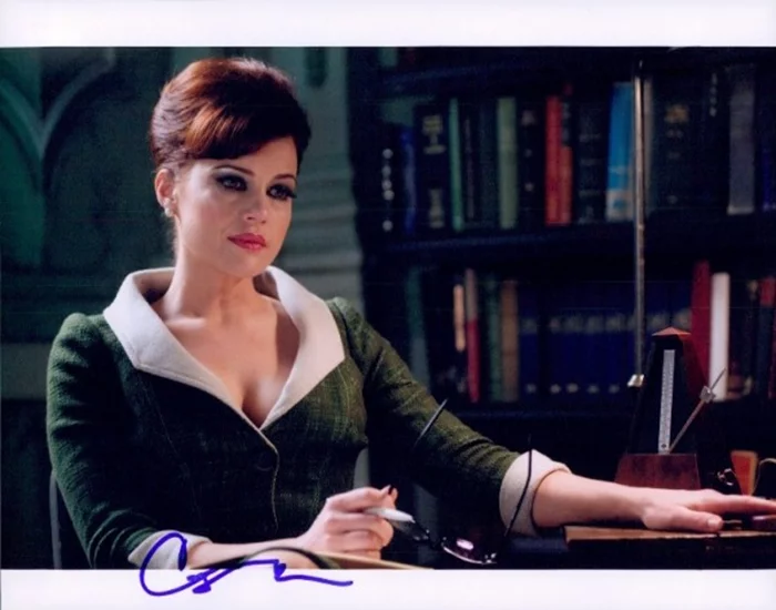 Carla Gugino autograph