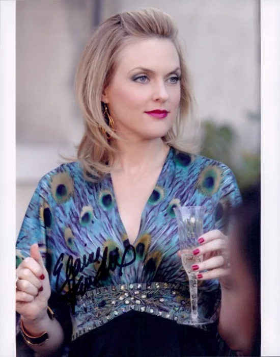 Elaine Hendrix autograph