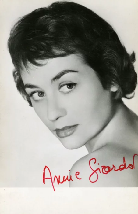Annie Girardot autograph