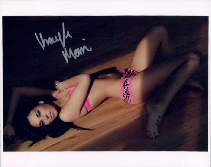 Kayla Marie autograph