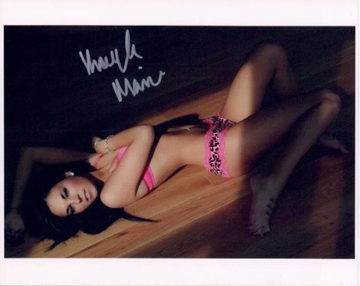 Kayla Marie autograph