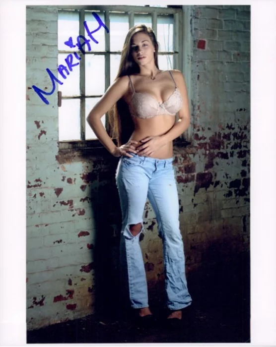 Mariah Voas autograph