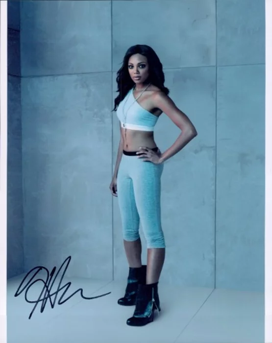 Tiffany Hines autograph