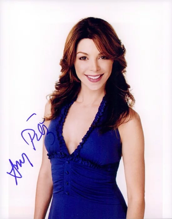 Amy Pietz autograph