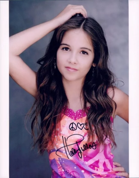 Haley Pullos autograph