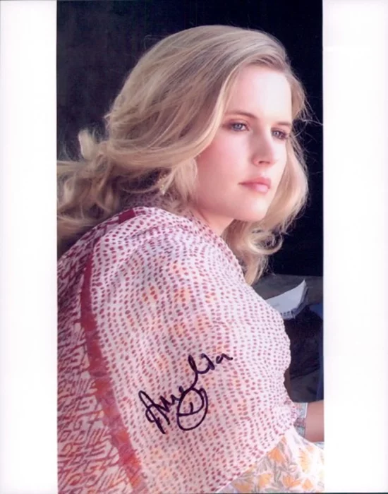 Amelia  Jackson-Gray autograph