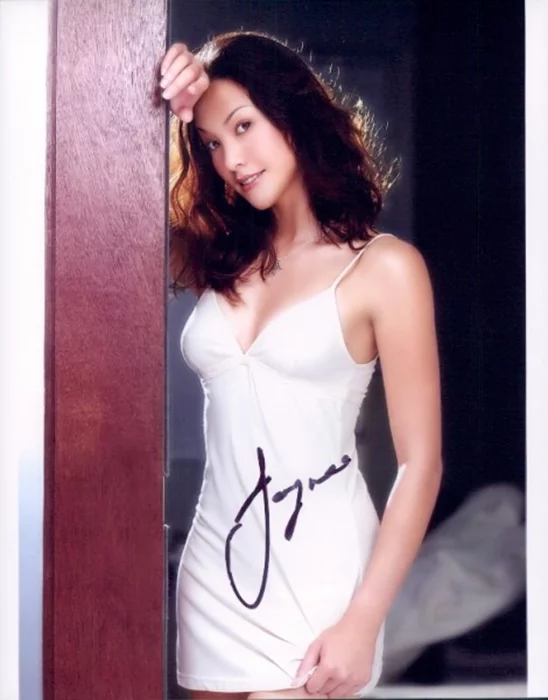 Jaymee Ong autograph