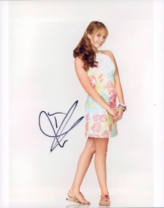Debby Ryan autograph