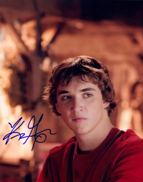 Kyle Gallner autograph