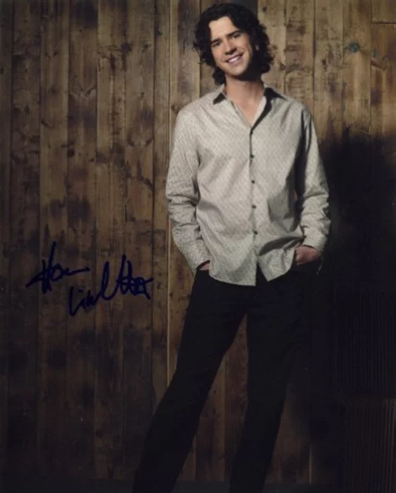 Hamish Linklater autograph
