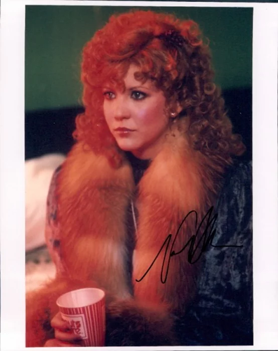 Nancy Allen autograph