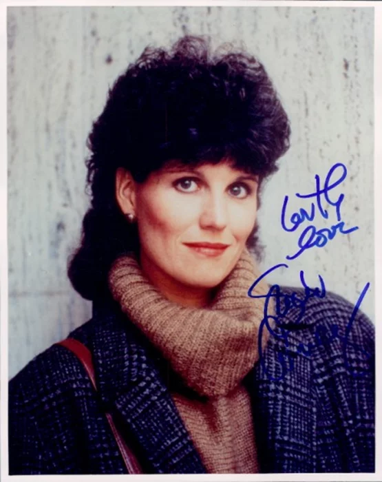 Lucie Arnaz autograph