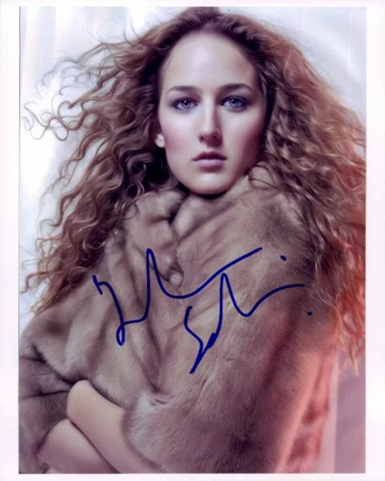 Leelee Sobieski autograph